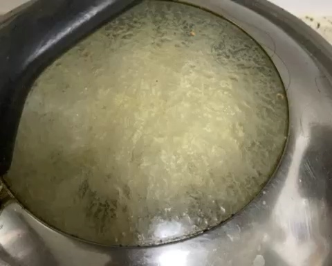 奶油焦糖爆米花的做法 步骤2