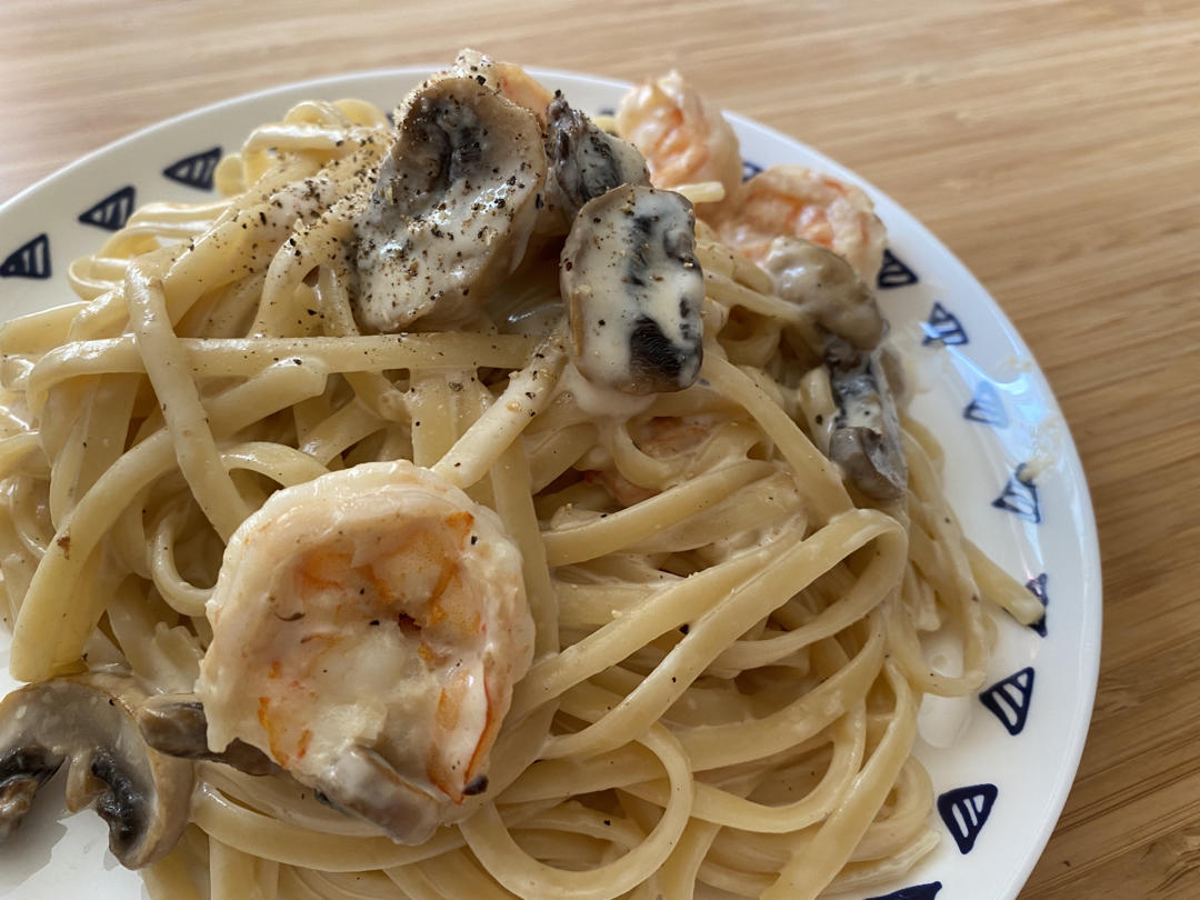 超快手低卡白酱蘑菇鲜虾意面