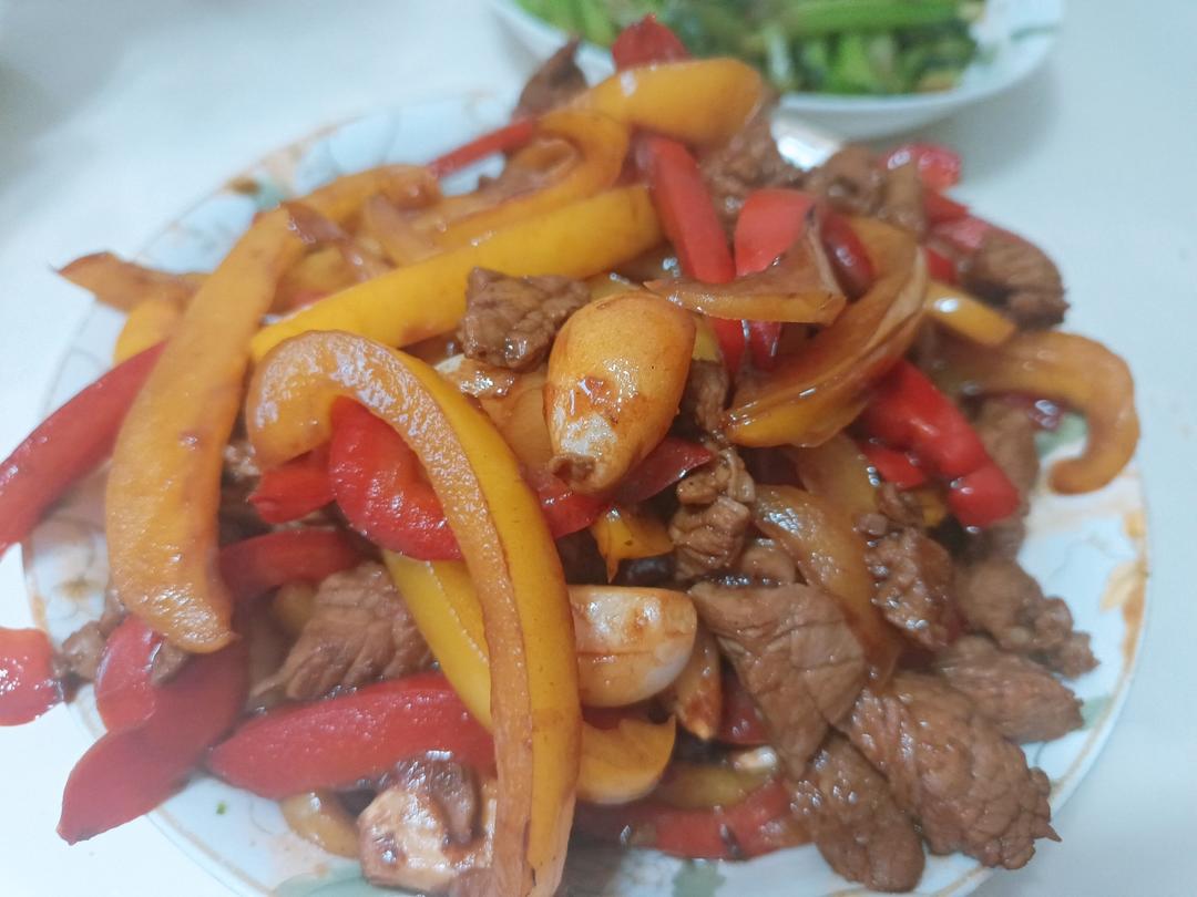 好吃到舔盘的蒜香黑椒牛肉粒