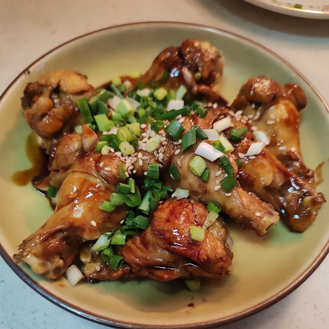 好吃到舔手指的「蒜香蜜汁鸡翅根」👍