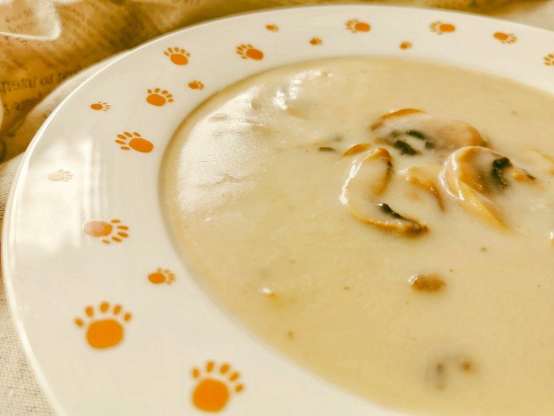 超惊艳奶油蘑菇汤(牛奶版本)