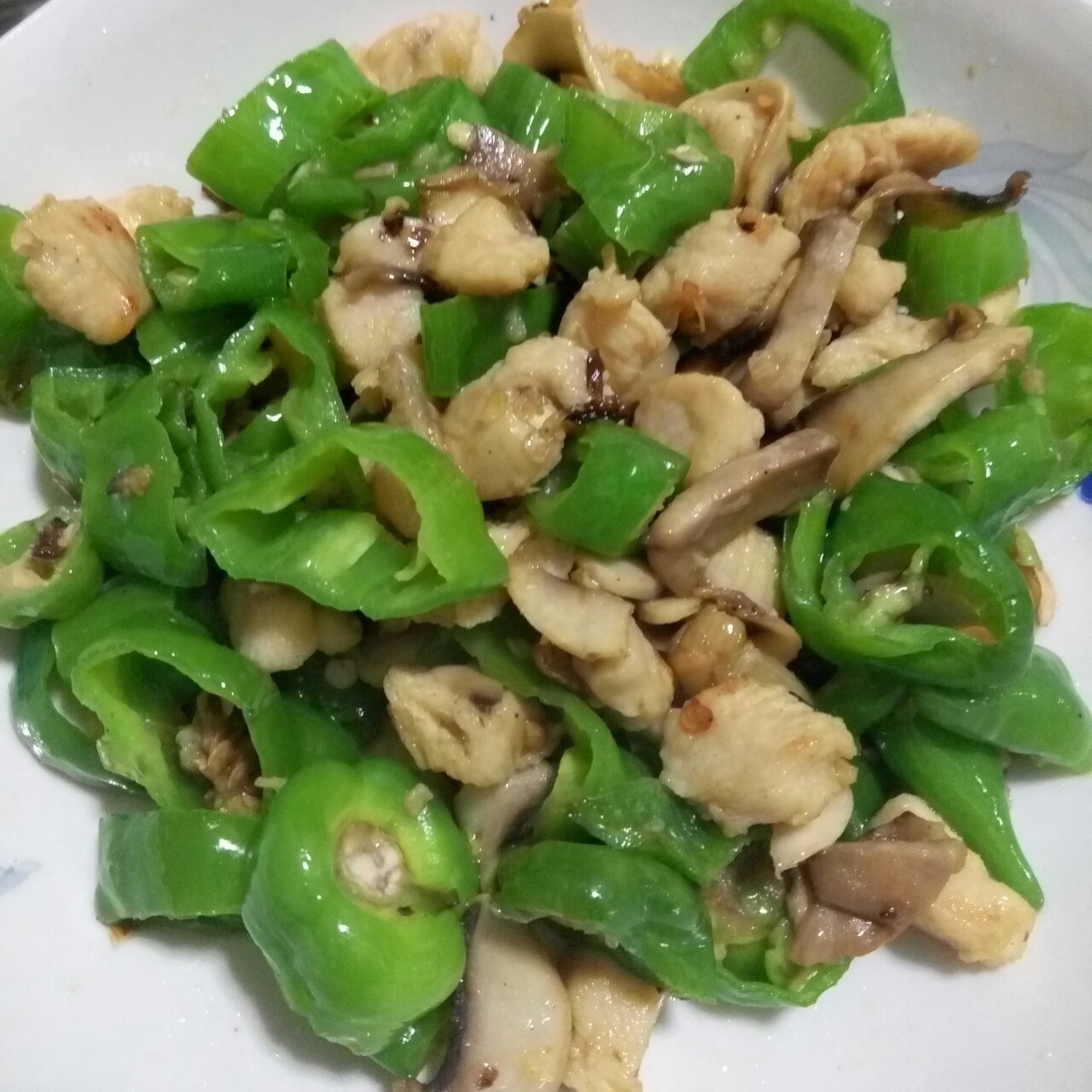 彩椒炒鸡丁