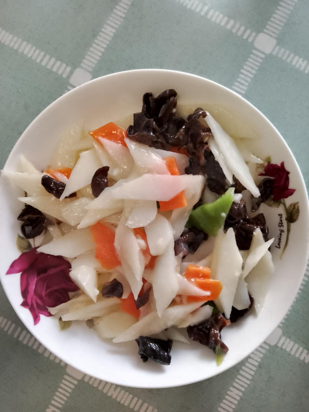 厨师长教你：“山药炒木耳”的家常做法，清爽解腻，营养美味