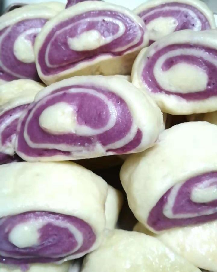 爱真小米做的紫薯双色馒头