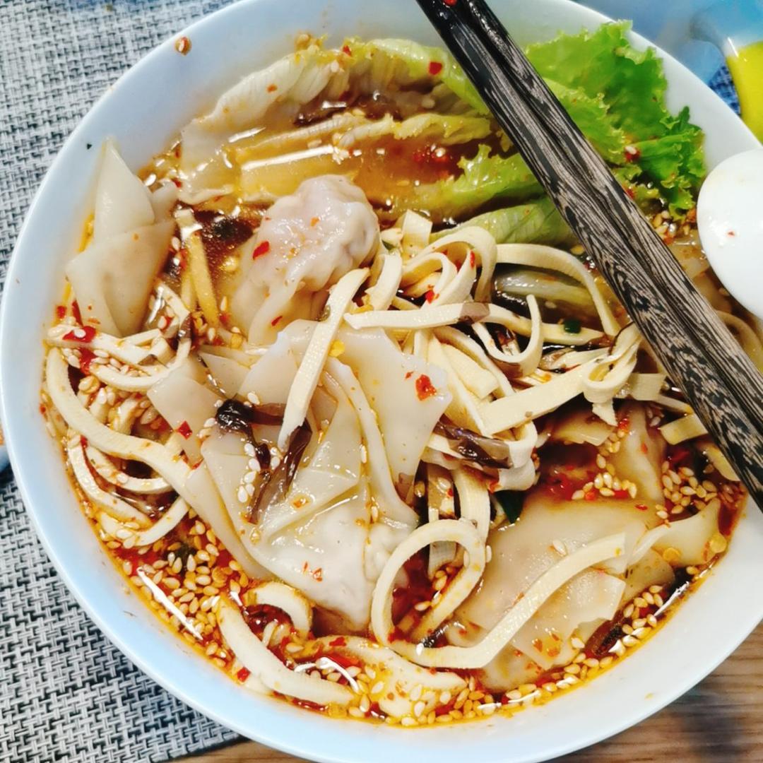 酸辣过瘾❗️巨好吃连汤汁都不会剩的酸汤馄饨