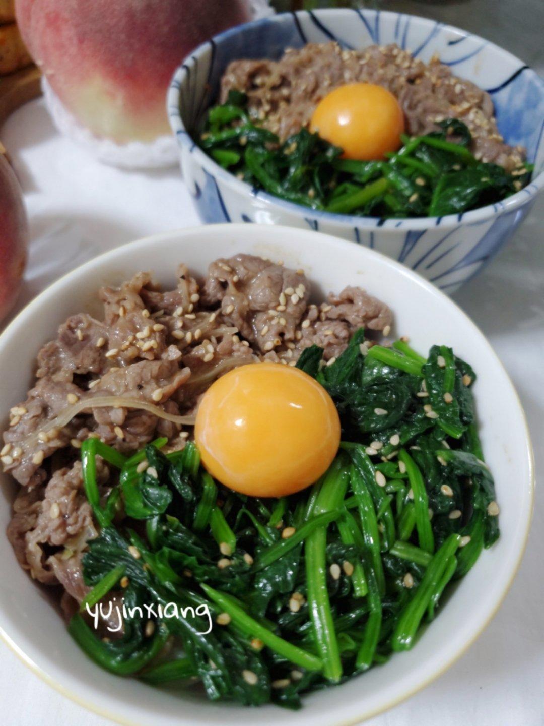 超简单美味的菠菜猪肉盖饭