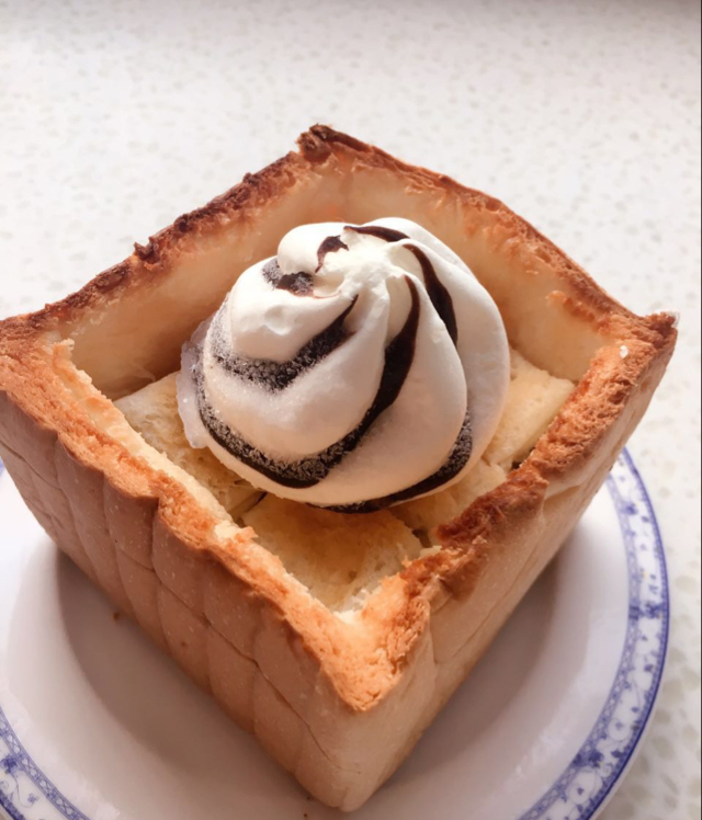 蜂蜜厚多士配冰淇淋