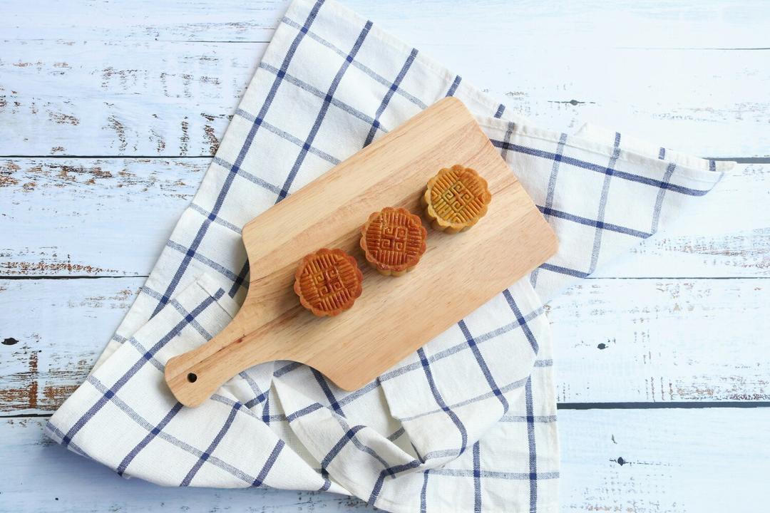 广式月饼——咸蛋黄豆沙月饼（新手版）