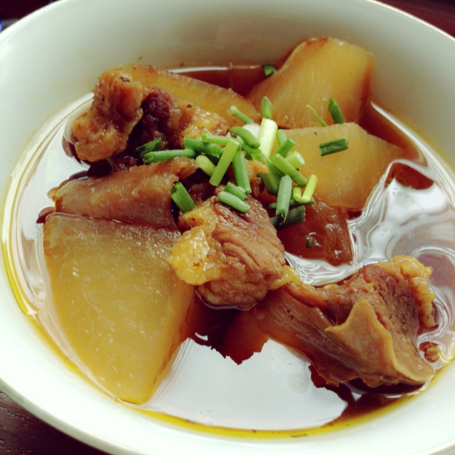 牛肉萝卜煲