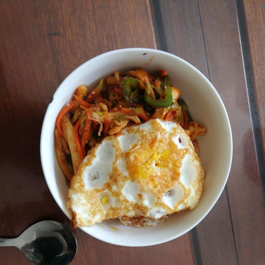 花样韩式鱿鱼拌饭