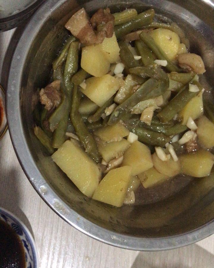 豆角土豆炖肉—东北家常炖菜