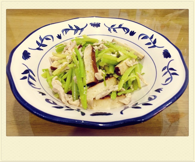 芹菜炒肉丝香干