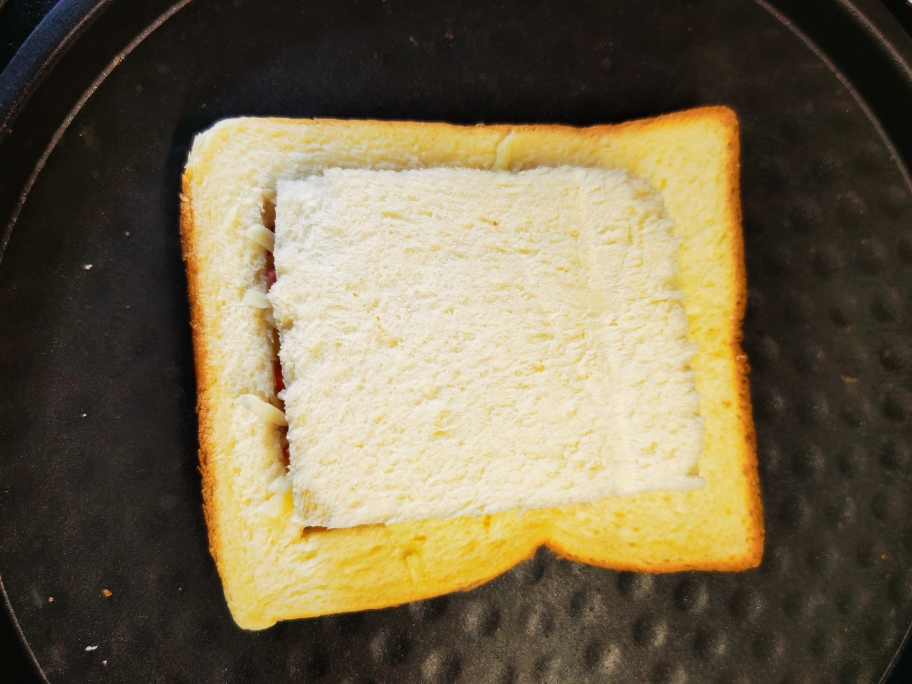一片面包片的三明治的做法 步骤4