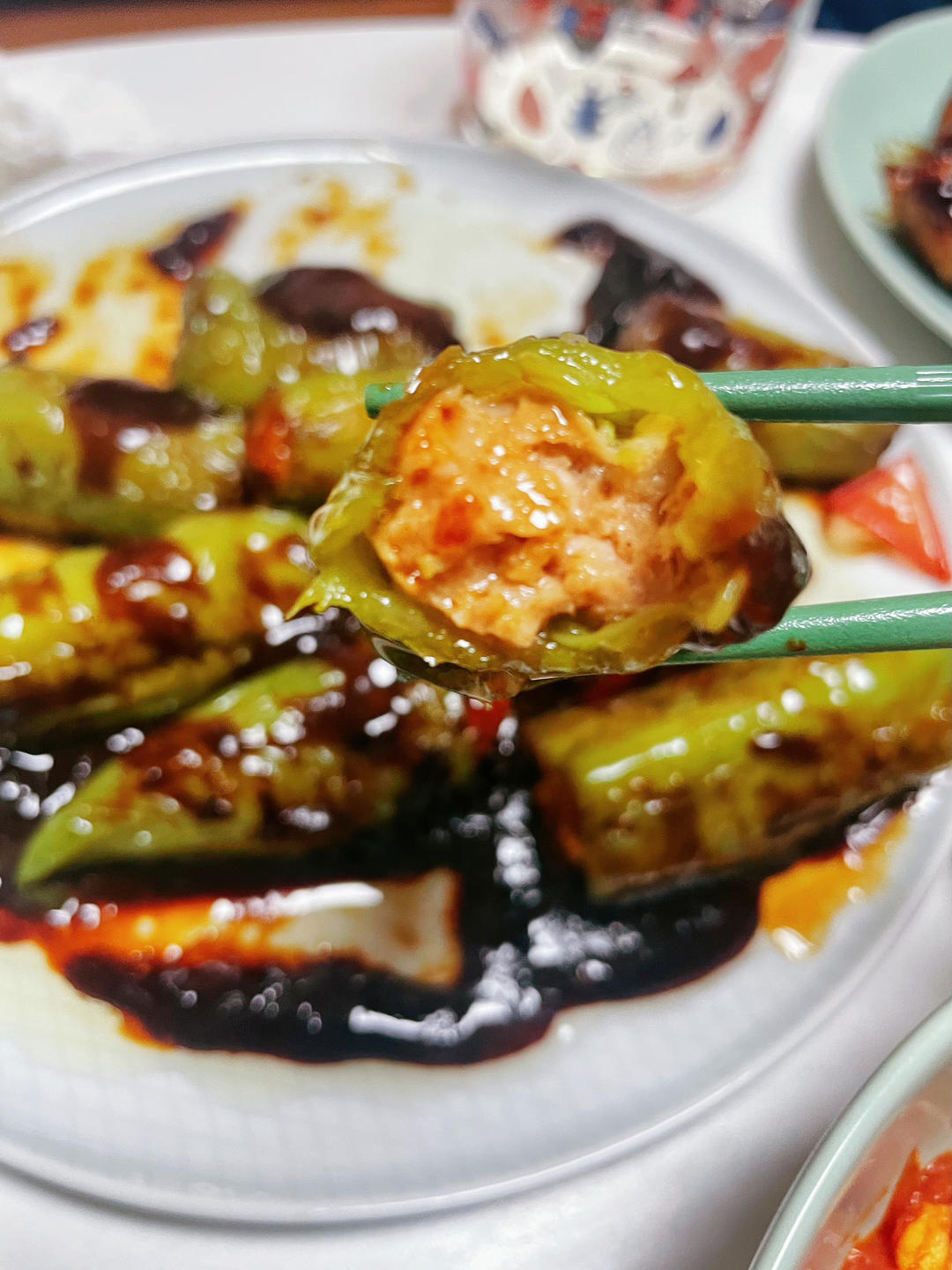 下饭菜“青椒酿肉”，香糯多汁鲜嫩下饭