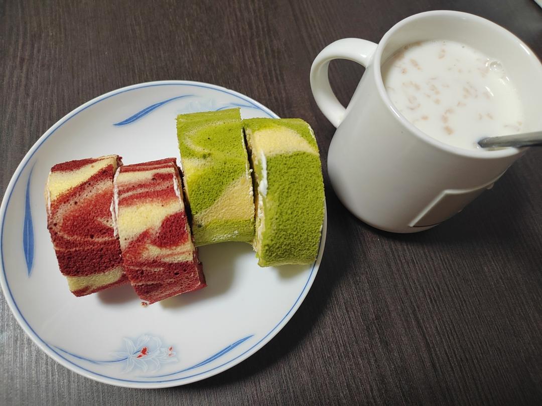 无色素梦幻大理石蛋糕卷