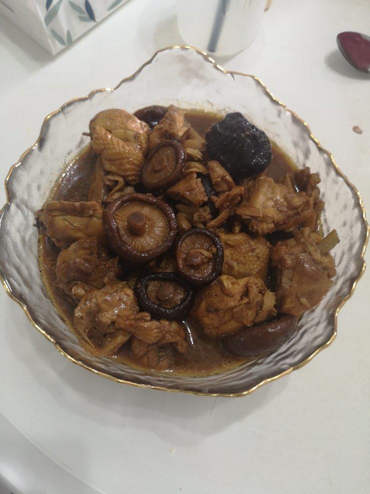 红烧三黄鸡(简单做法，做出来大概就这个样)