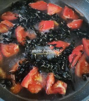 番茄豆腐紫菜汤的做法 步骤4