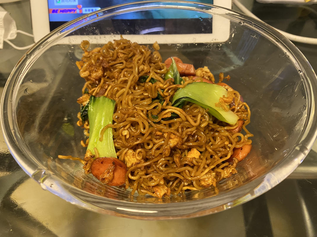 吼吼吃的炒方便面，附上炒面酱油配方