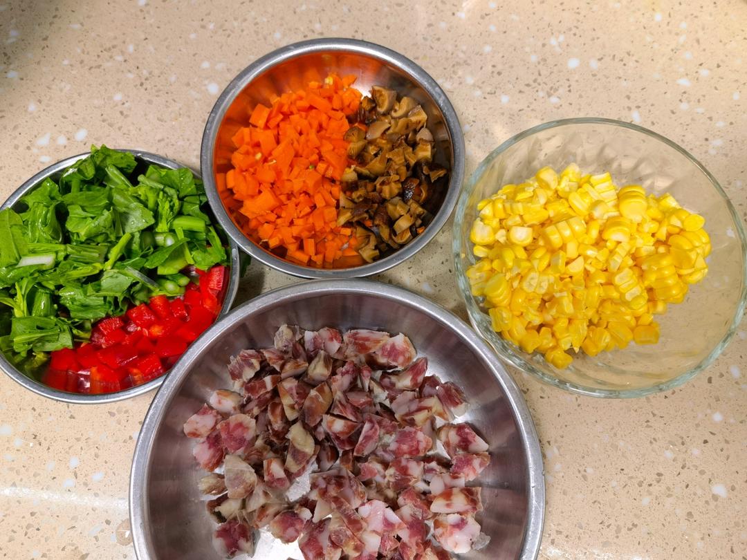 懒人电饭锅香肠焖饭/煲仔饭