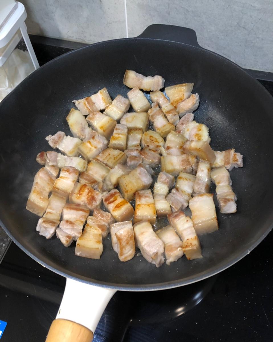 不焯水不放油的家常红烧肉
