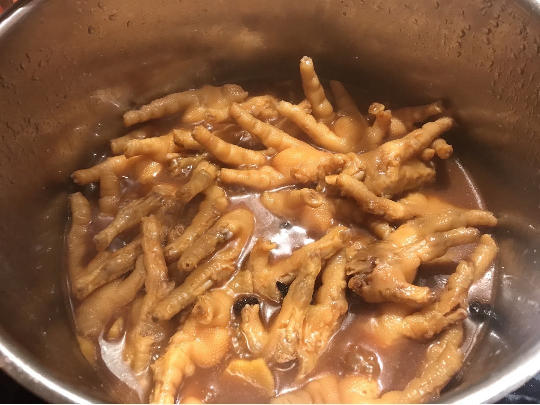 好吃到手指都吃掉的卤鸡爪