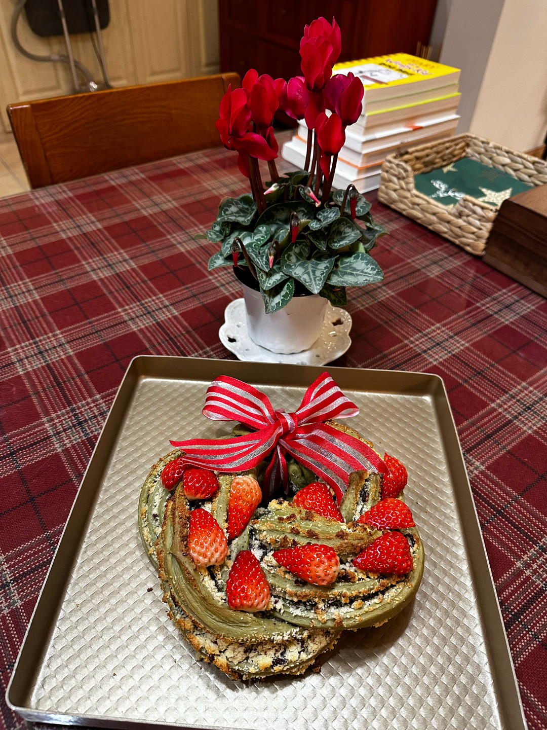 抹茶蔓越莓花环面包