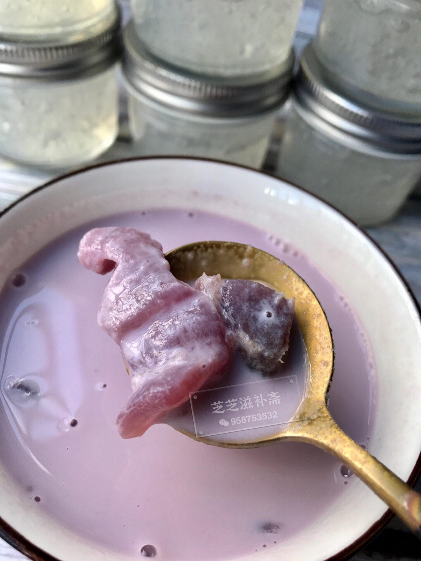 有着魅力浅紫色的美味紫薯花胶奶的做法