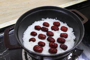铸铁锅菜谱--大枣焖米饭的做法 步骤4