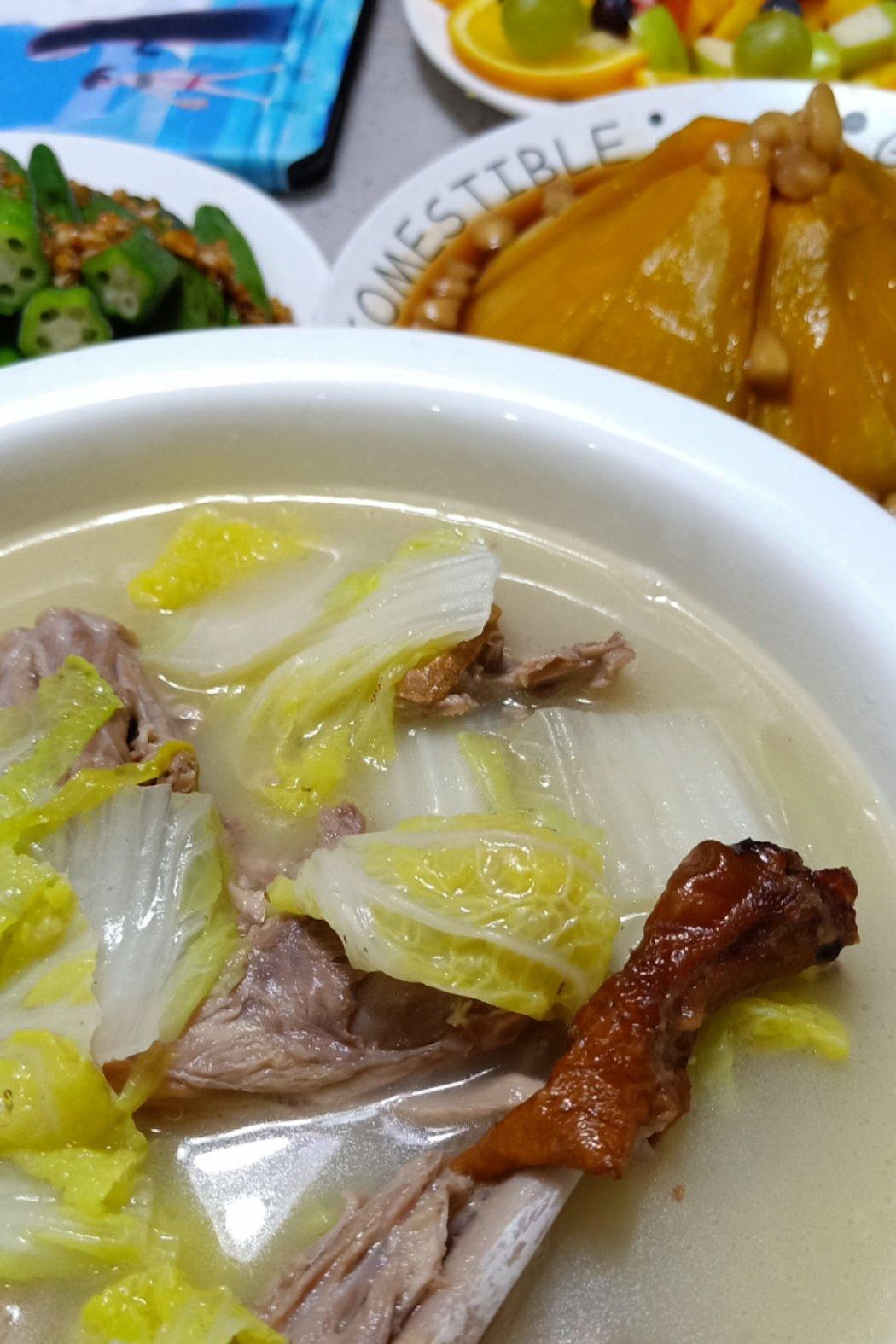 奶白鸭架汤