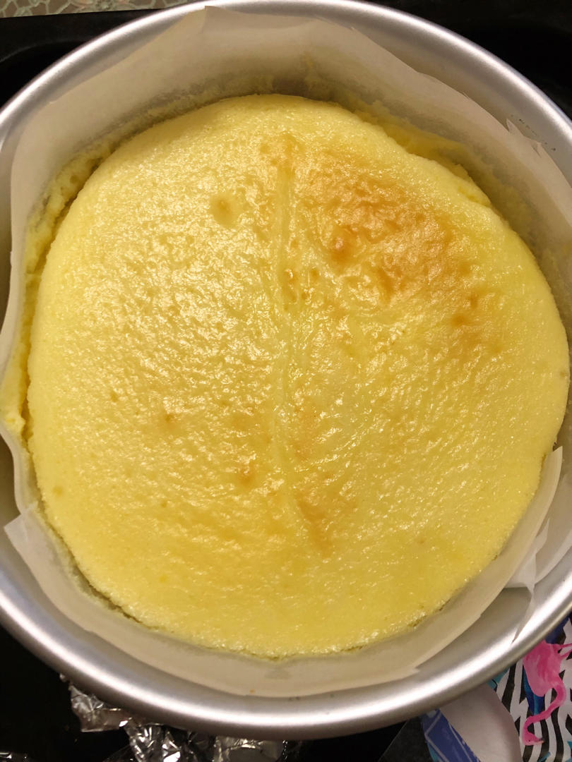 一晚上的等待果然是值得的，这是一款好吃的芝士蛋糕