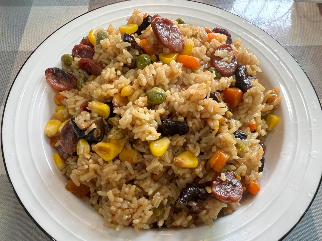 懒人必备～电饭煲腊肠焖饭