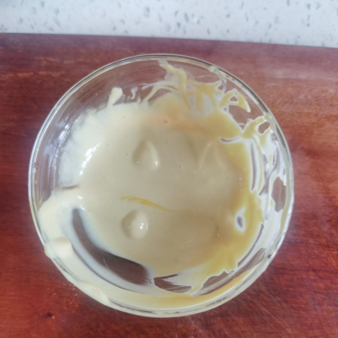 正宗的麦当劳双吉牛肉汉堡