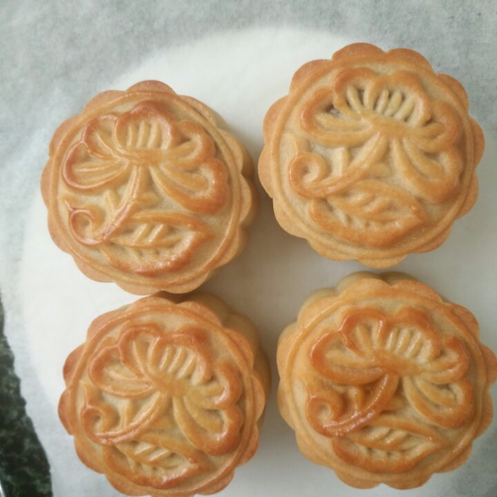 广式月饼—蛋黄莲蓉月饼