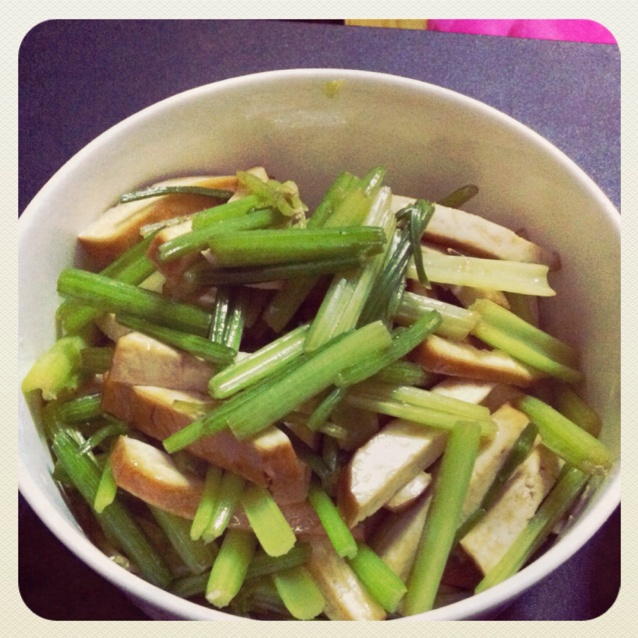 芹菜炒香干