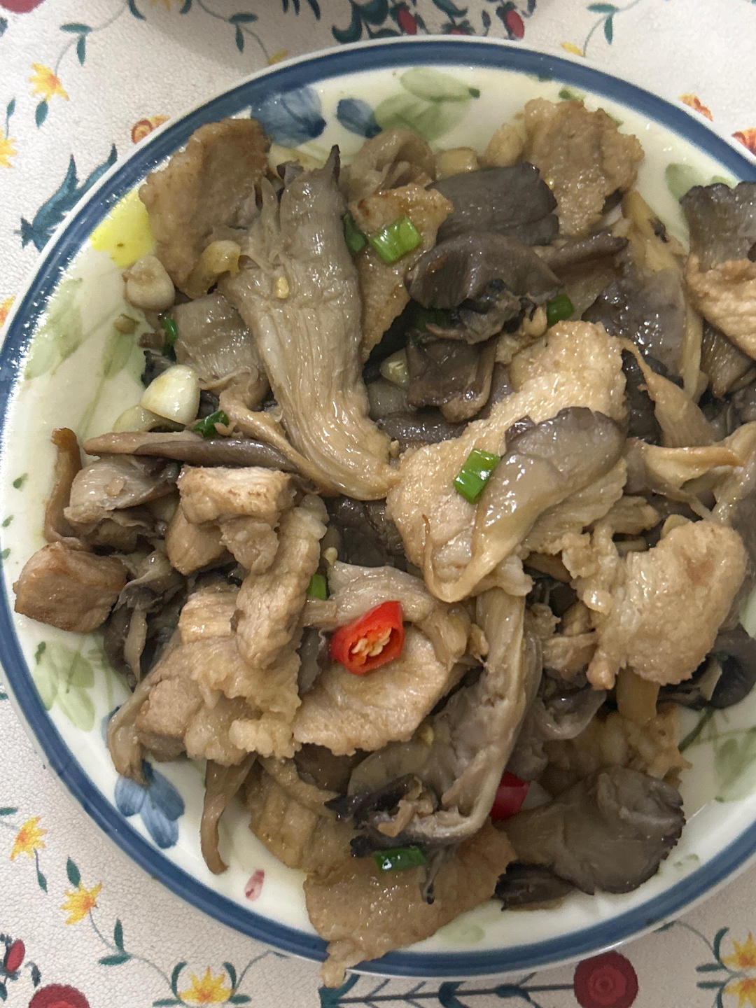 平菇炒肉片