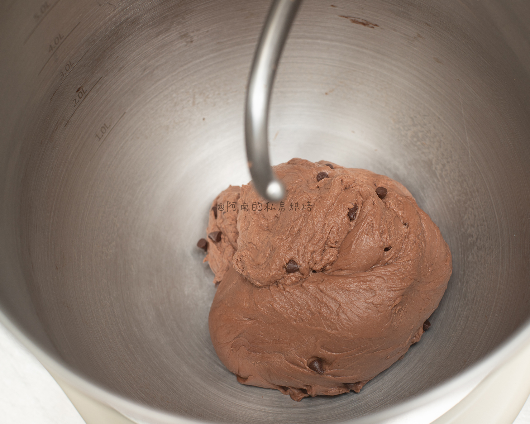 松软拉丝的巧克力可可豆餐包！的做法 步骤5
