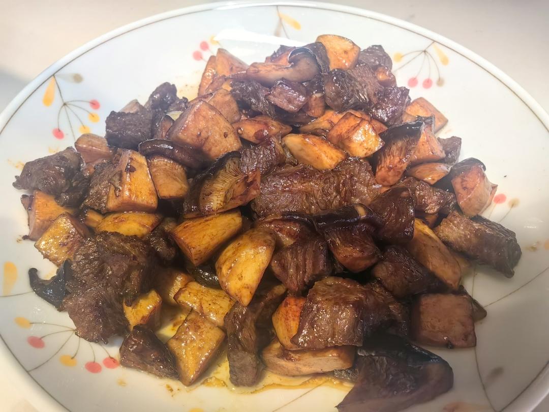 黑椒杏鲍菇牛肉粒
