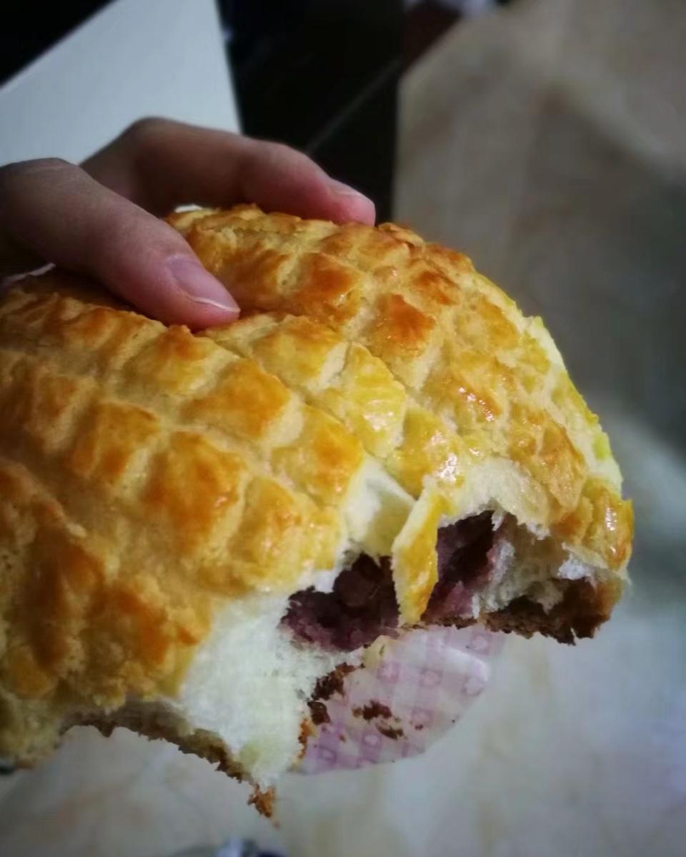 好吃到炸裂的港式菠萝包（附带制作酥皮的小视频）