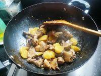 土豆焖土鸡的做法的做法 步骤11