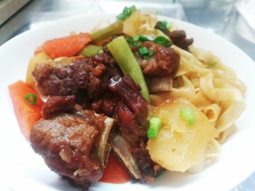 排骨豆角焖面