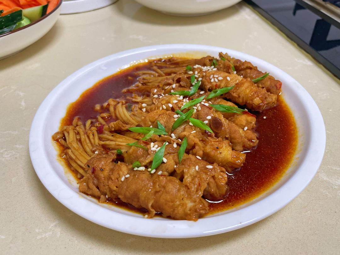 【金针菇肥牛卷】