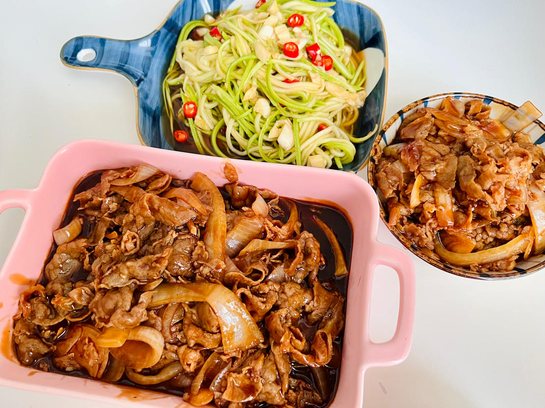 好吃到舔盘的秘制洋葱炒肥牛卷！拌饭巨香