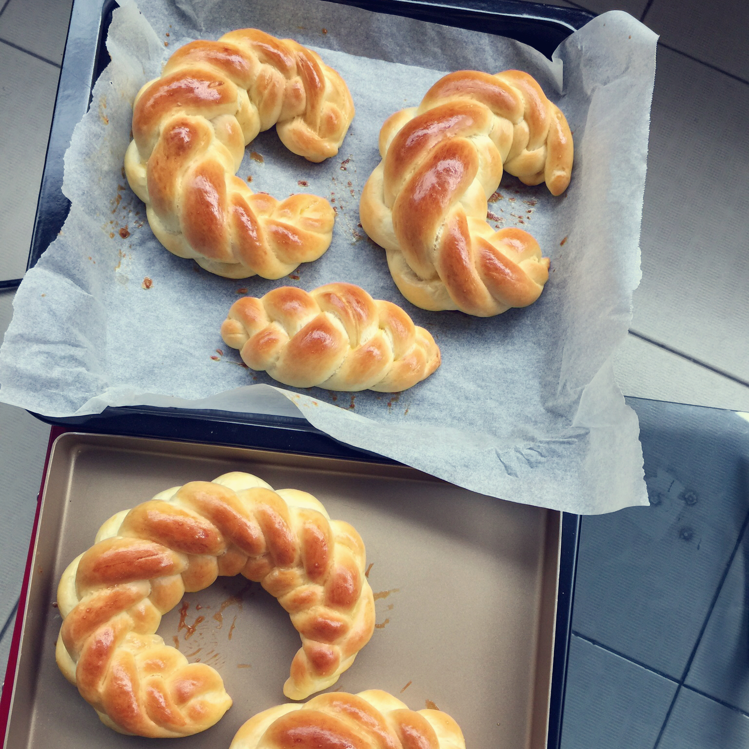 lattice不嫌弃山顶亲故做的五股辫子金牛角面包