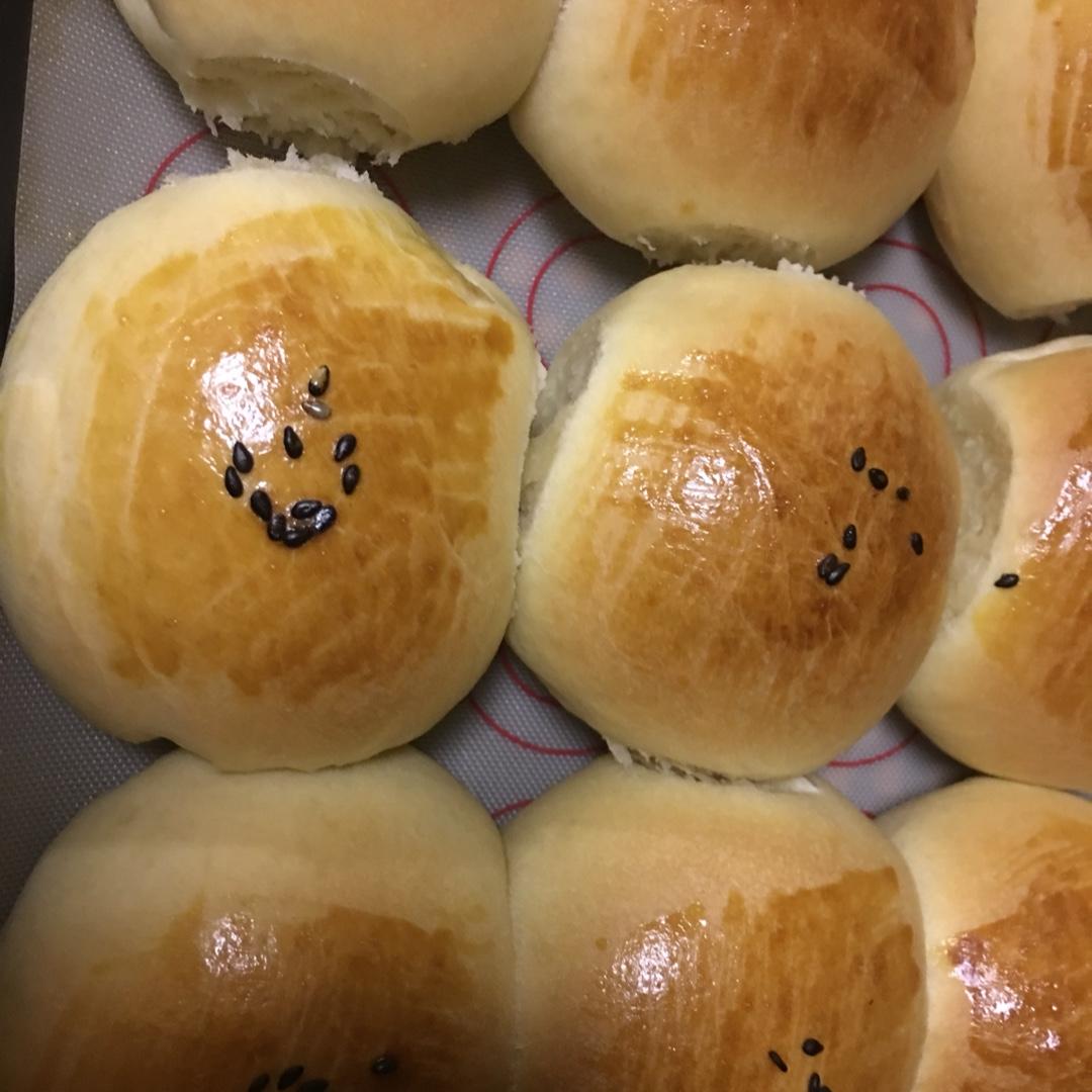 鲜奶油小餐包（一次发酵）