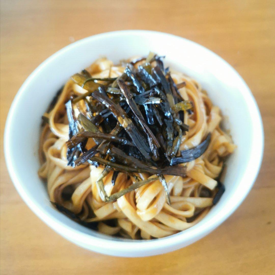 葱油拌面Spring Onion Noodles
