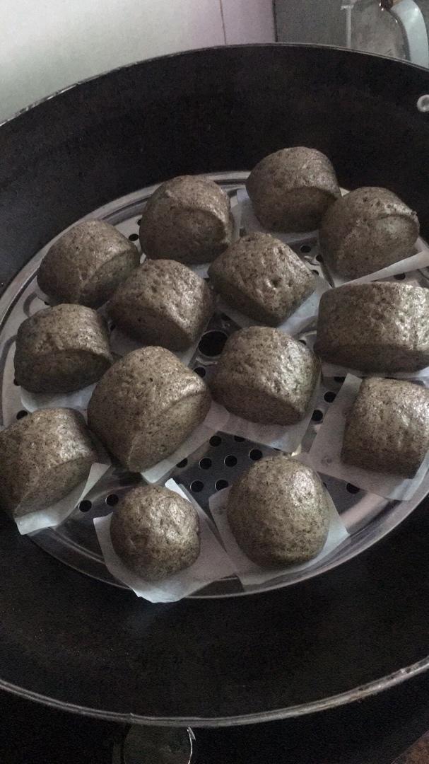 carmen林嘉敏做的奶香黑芝麻馒头