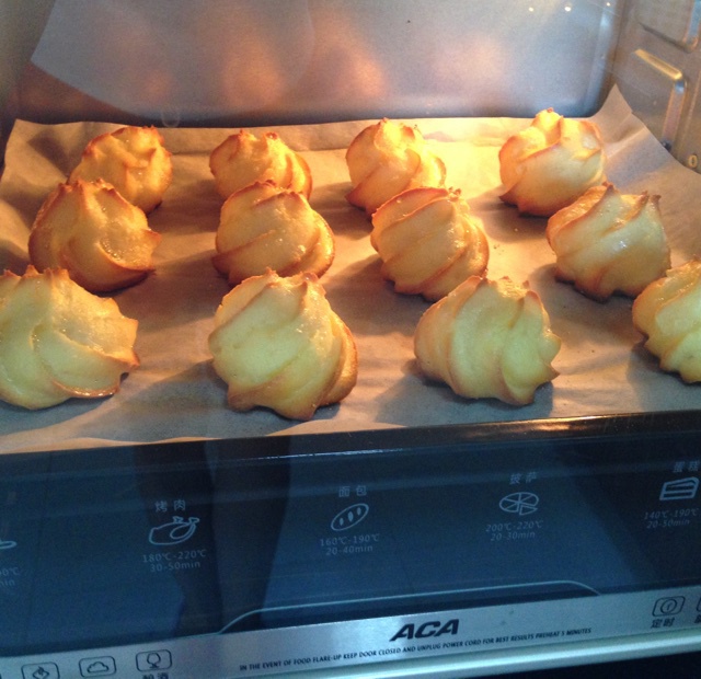 小山进——调皮的摇滚泡芙