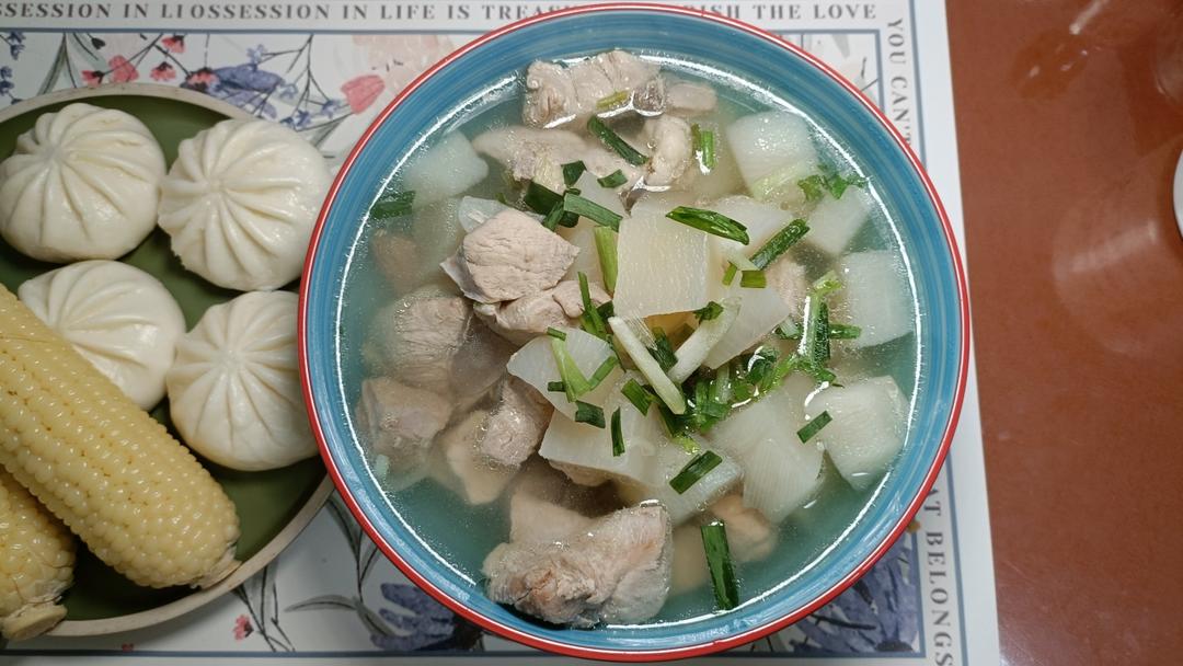 萝卜炖排骨-秋冬懒人汤