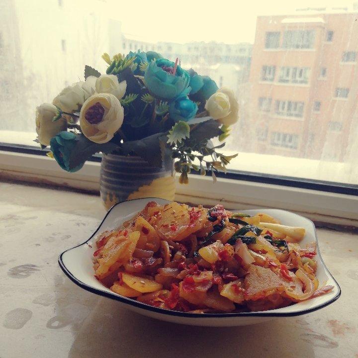 边吃边流泪的「孜然土豆片」