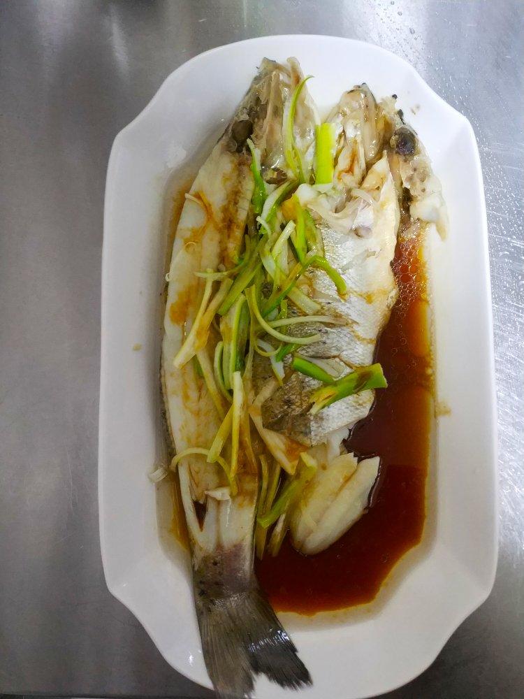 清蒸鲈鱼，三步搞定！